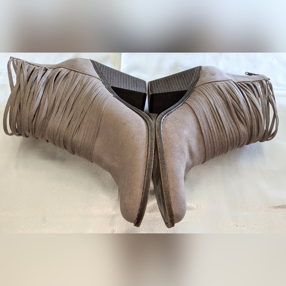Fergalicious by Fergie Women's Wicket Block Heel Ankle Boots Sz 10M Strappy Boho - Picture 6 of 10